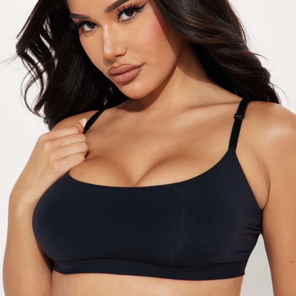 NWT Fashion Nova Super Soft Scoop Neck Bralette Size XL, Black